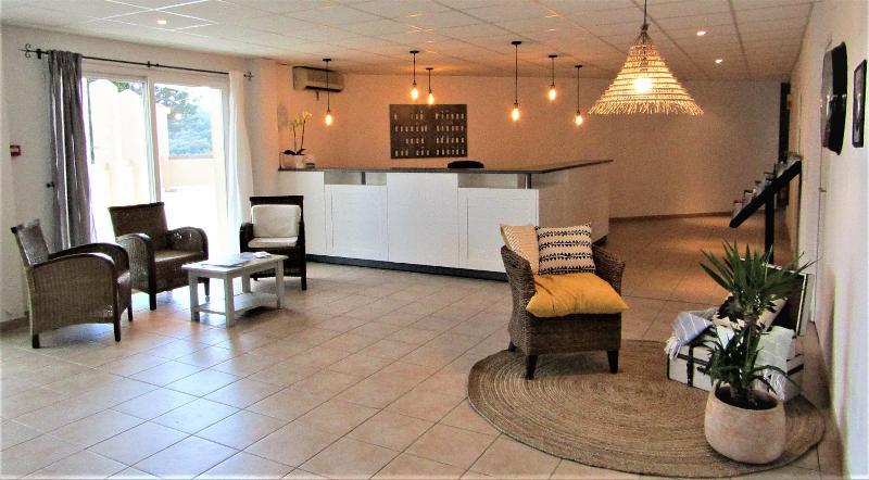 Garden&city Les Bastides De Apartahotel Grimaud